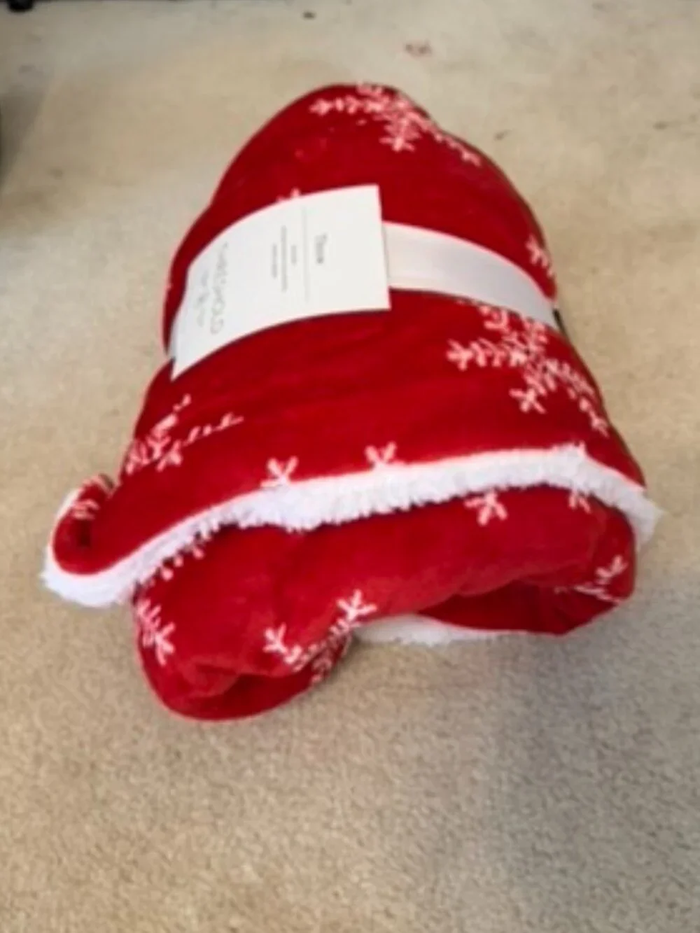 Red Snowflake Plush Throw Fuzzy Blanket